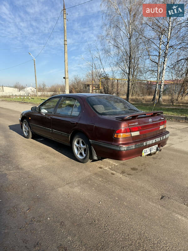 Седан Nissan Maxima 1998 в Харькове