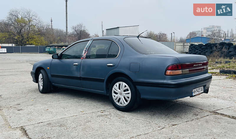 Седан Nissan Maxima 1997 в Одессе