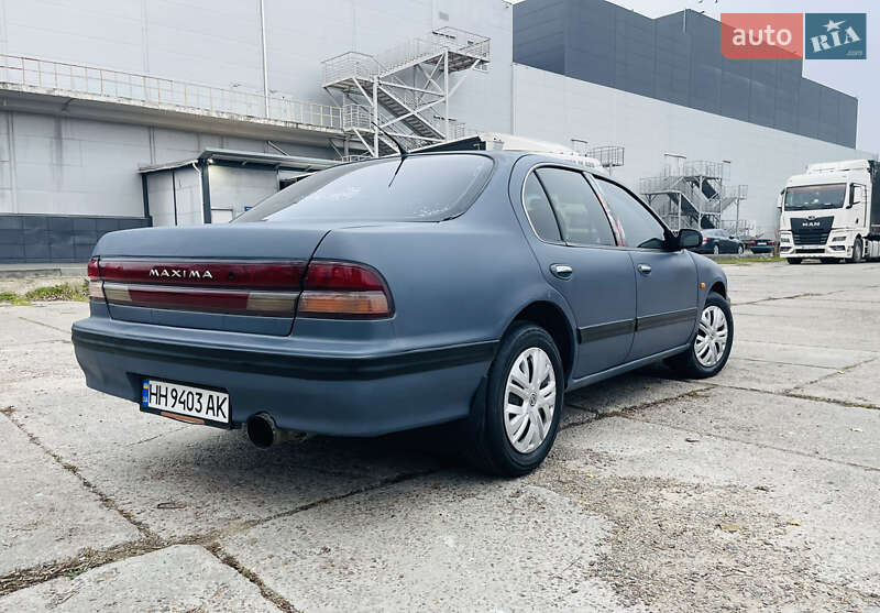 Седан Nissan Maxima 1997 в Одессе