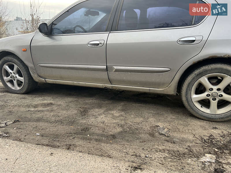 Седан Nissan Maxima 2002 в Києві