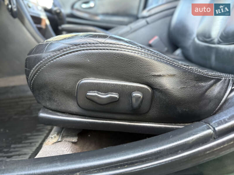 Седан Nissan Maxima 2001 в Ровно