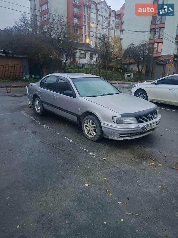 Седан Nissan Maxima 1995 в Тернополі