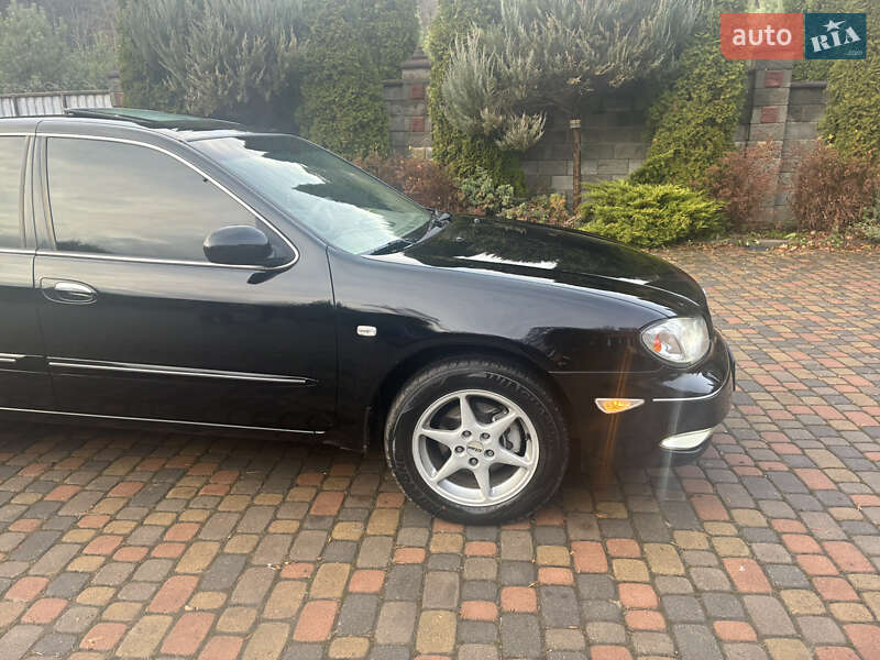 Седан Nissan Maxima 2003 в Рівному