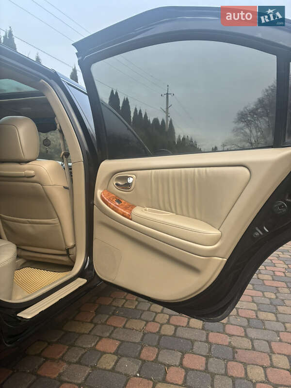 Седан Nissan Maxima 2003 в Рівному