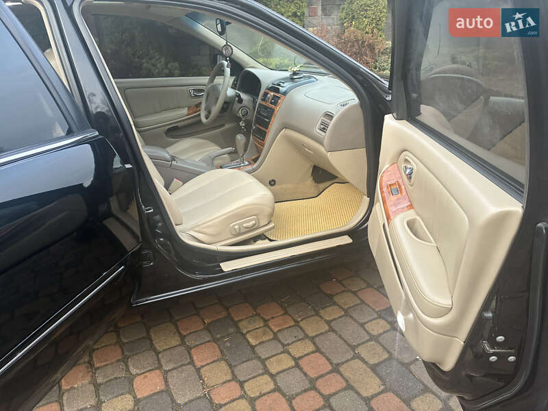 Седан Nissan Maxima 2003 в Рівному