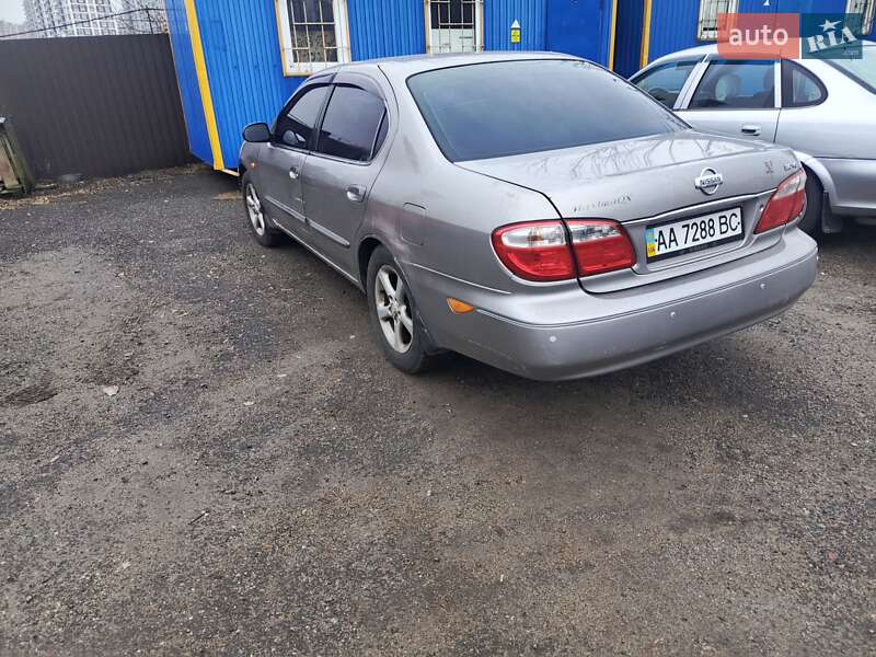 Седан Nissan Maxima 2000 в Києві