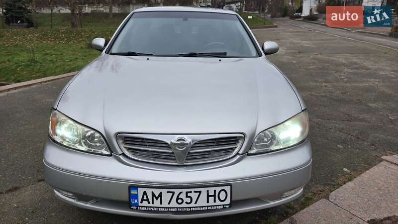 Седан Nissan Maxima 2002 в Житомире