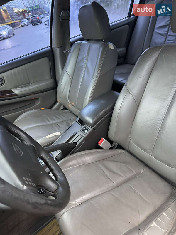 Седан Nissan Maxima 2002 в Киеве