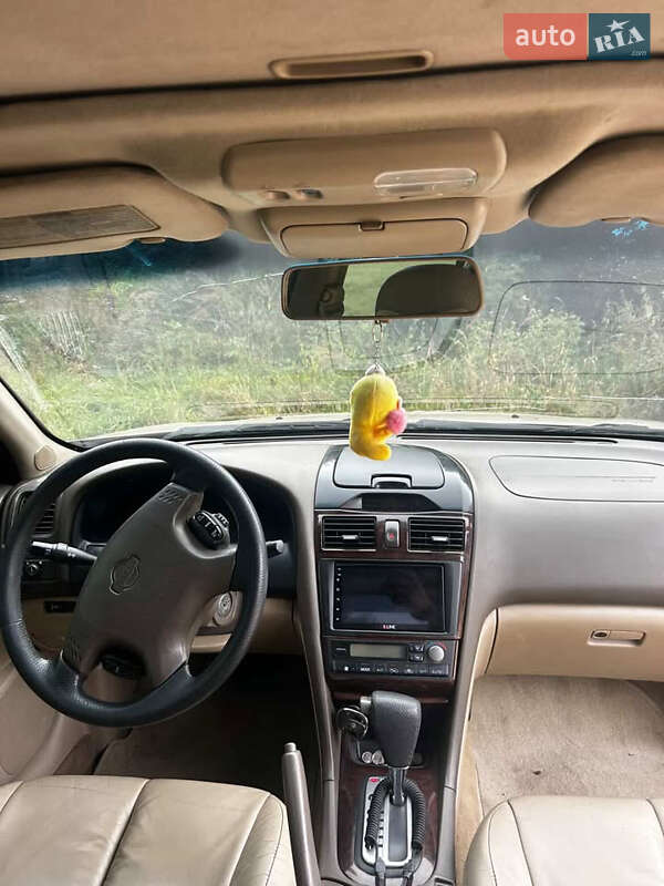 Седан Nissan Maxima 2000 в Сквирі