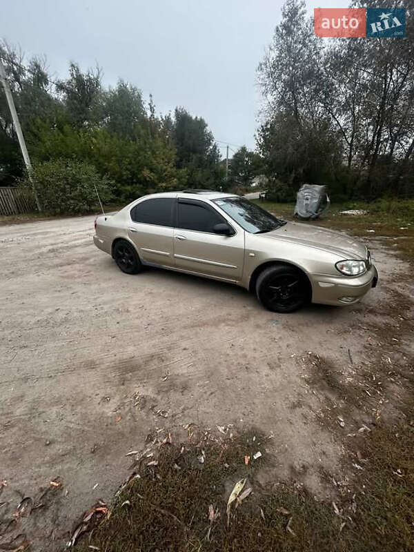 Седан Nissan Maxima 2000 в Сквирі