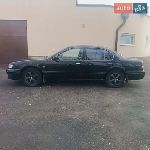 Седан Nissan Maxima 1999 в Запорожье