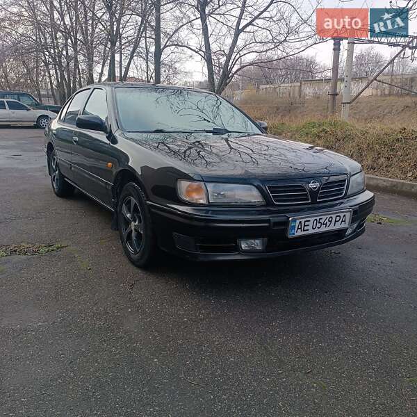 Седан Nissan Maxima 1999 в Запорожье