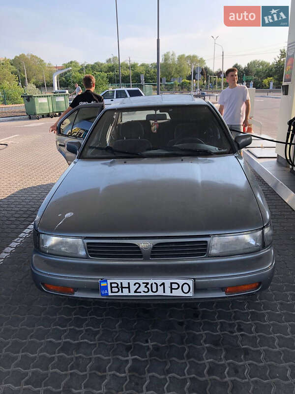 Седан Nissan Maxima 1989 в Чорноморську