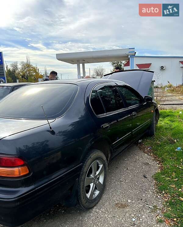 Седан Nissan Maxima 1995 в Сарате