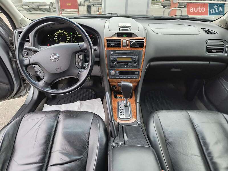 Седан Nissan Maxima 2004 в Киеве