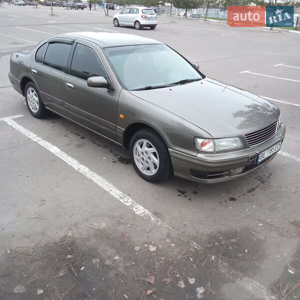 Седан Nissan Maxima 1998 в Николаеве