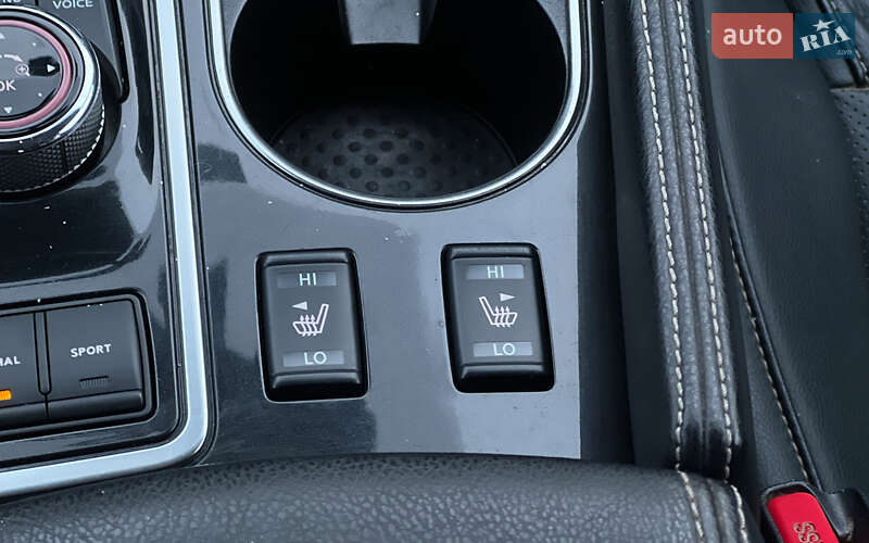 Седан Nissan Maxima 2017 в Львове