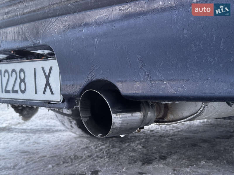 Седан Nissan Maxima 1999 в Луцьку