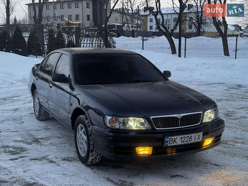 Седан Nissan Maxima 1999 в Луцьку
