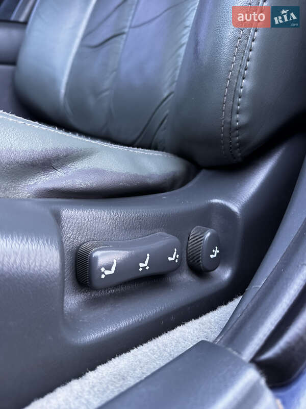 Седан Nissan Maxima 1999 в Луцьку