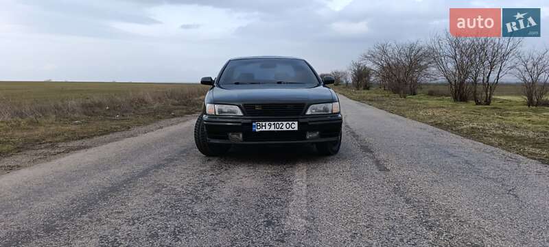 Седан Nissan Maxima 1997 в Измаиле