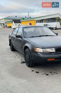 Седан Nissan Maxima 1991 в Южноукраїнську