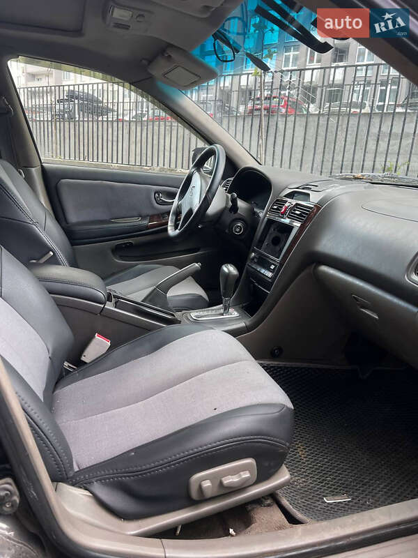 Седан Nissan Maxima 2002 в Києві