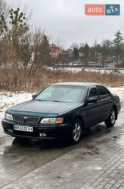 Седан Nissan Maxima 1995 в Ровно