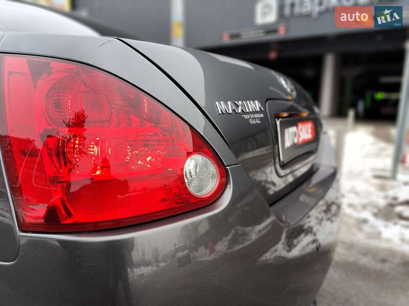 Седан Nissan Maxima 2005 в Киеве