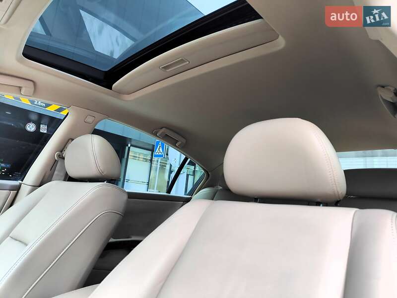 Седан Nissan Maxima 2005 в Киеве