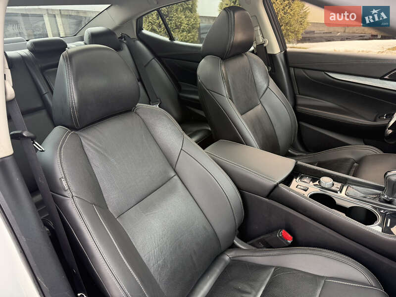 Седан Nissan Maxima 2017 в Киеве