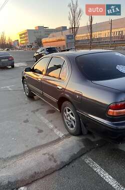 Седан Nissan Maxima 1995 в Киеве
