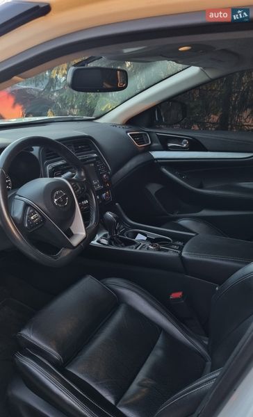 Седан Nissan Maxima 2016 в Киеве