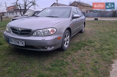 Седан Nissan Maxima 2001 в Малодолинском