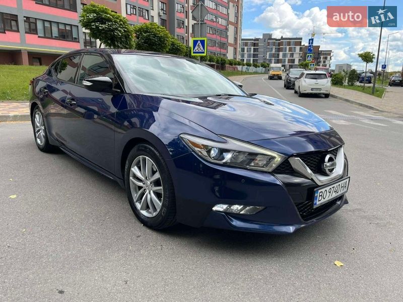 Седан Nissan Maxima 2015 в Теофиполе