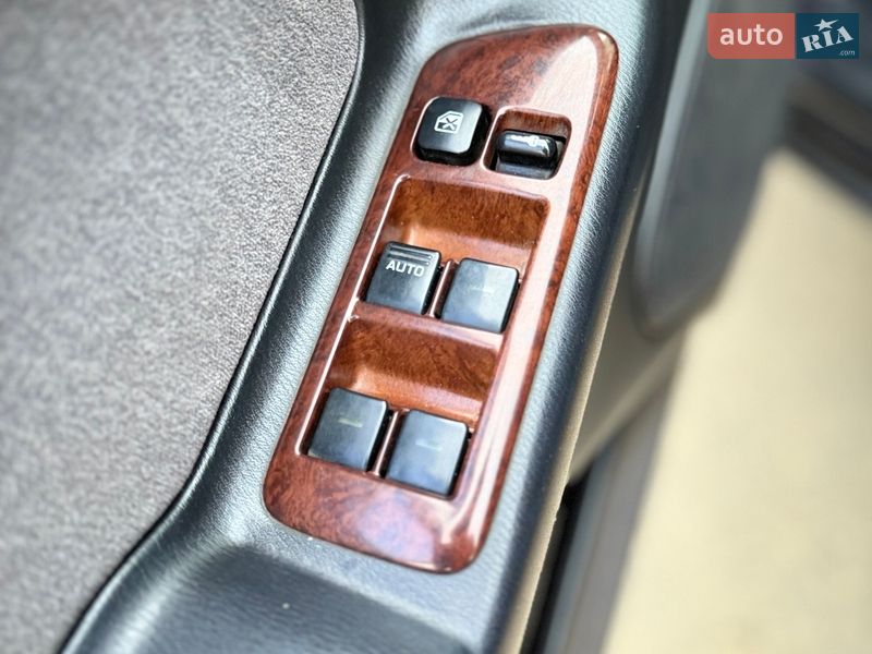 Седан Nissan Maxima 1995 в Одессе