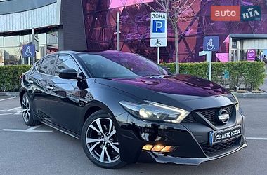 Седан Nissan Maxima 2016 в Киеве