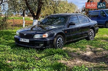 Седан Nissan Maxima 1996 в Дубно