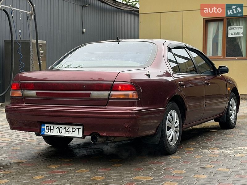 Седан Nissan Maxima 1996 в Одессе