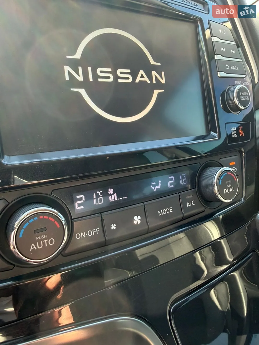 2016 Nissan Maxima - мініатюра 19