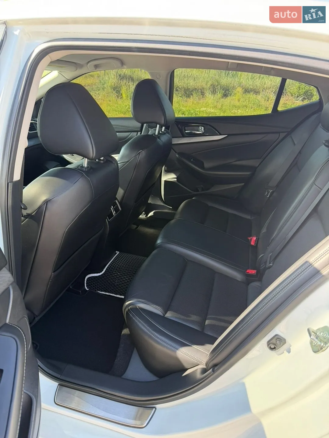 2016 Nissan Maxima - мініатюра 25