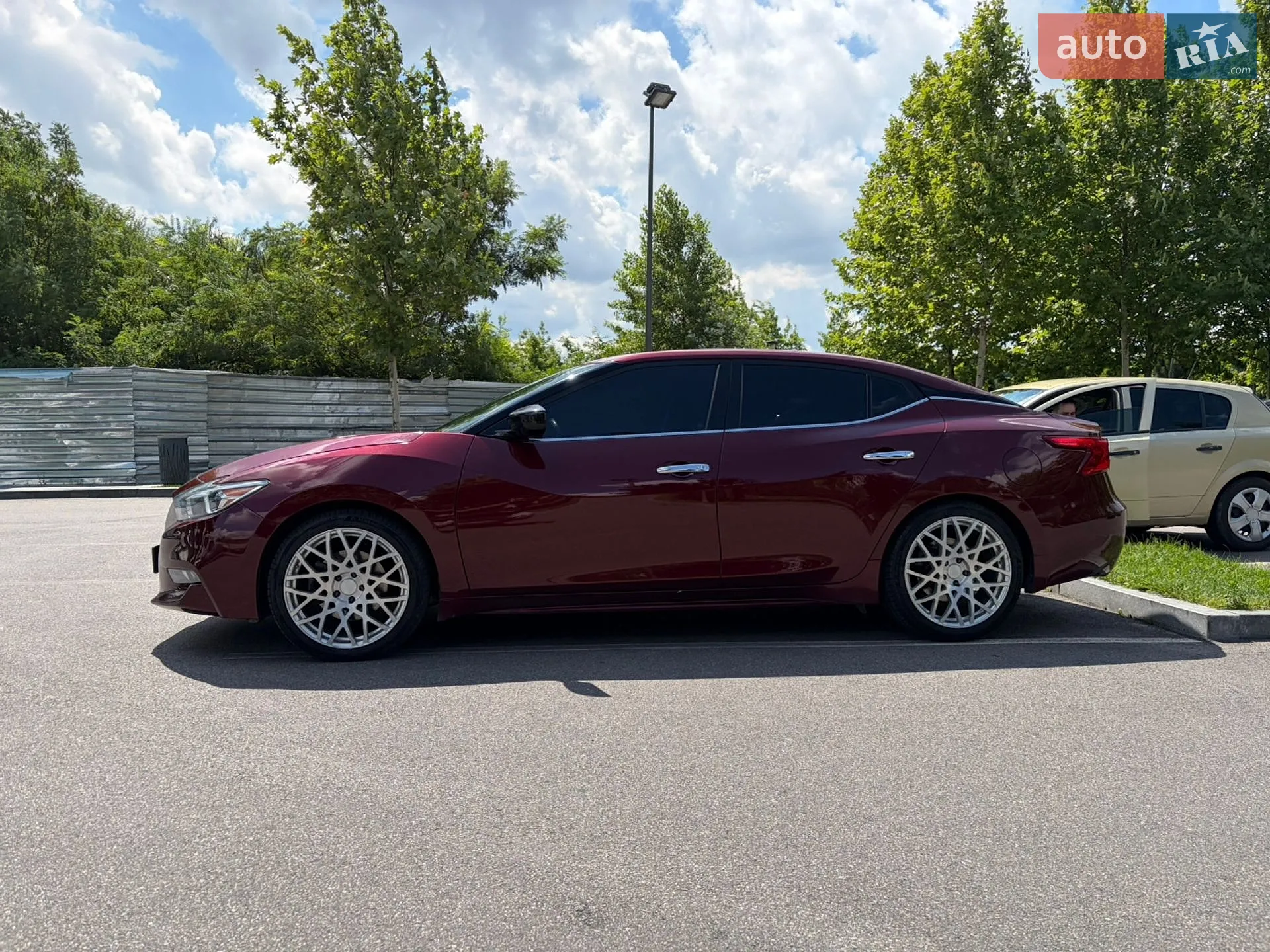 2017 Nissan Maxima - мініатюра 11