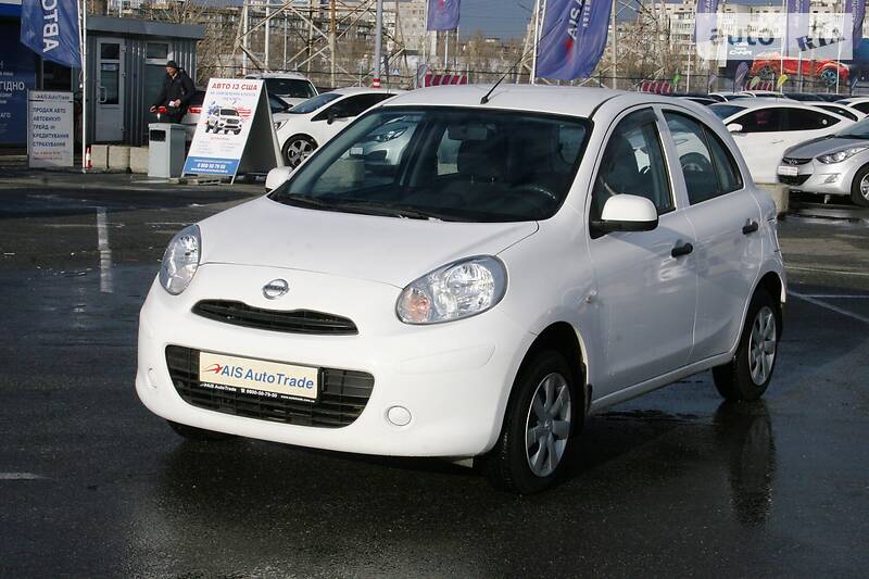 Хетчбек Nissan Micra 2013 в 