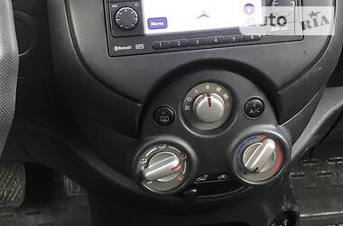 Хетчбек Nissan Micra 2013 в 