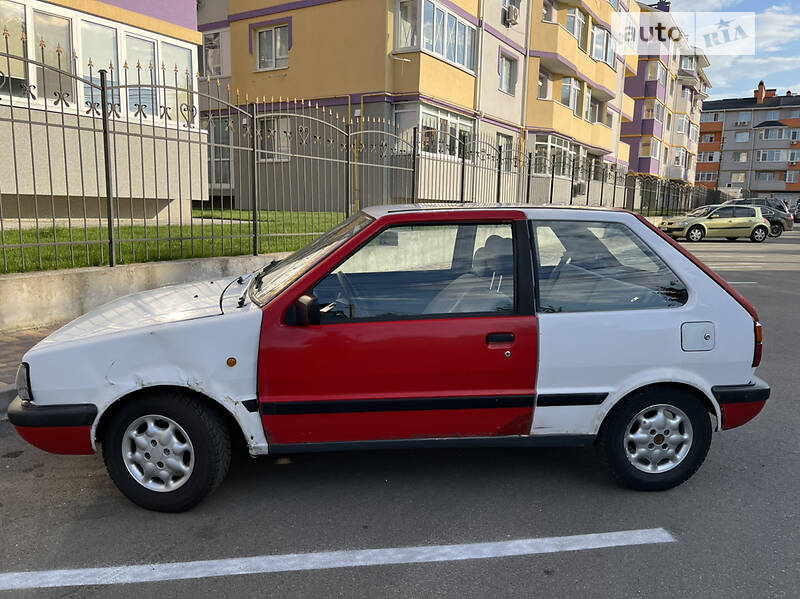 Купе Nissan Micra 1989 в Києві