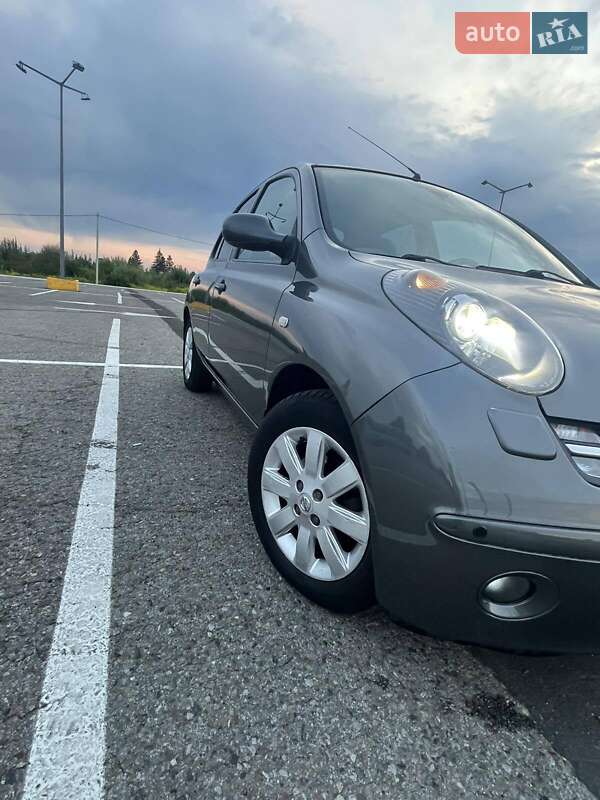 Хетчбек Nissan Micra 2006 в Чернівцях