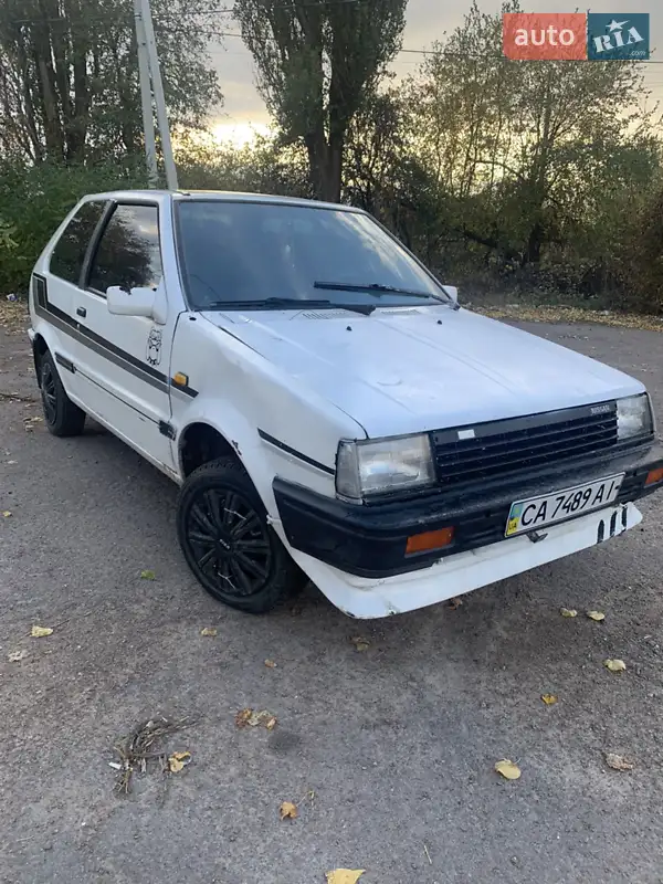 Хэтчбек Nissan Micra 1986 в 