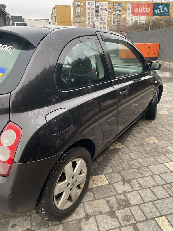 Хетчбек Nissan Micra 2004 в Ужгороді