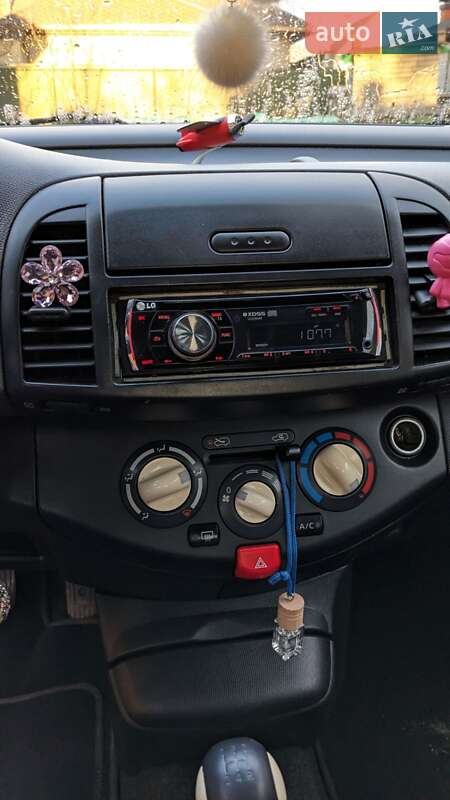 Хетчбек Nissan Micra 2003 в Виноградові