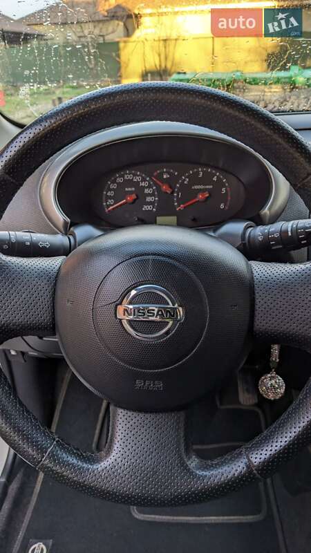 Хетчбек Nissan Micra 2003 в Виноградові